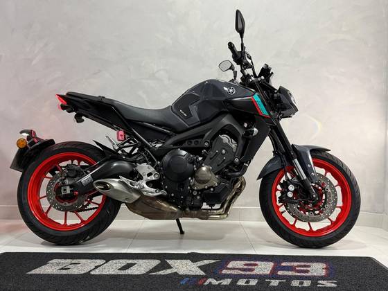 YAMAHA MT-09 